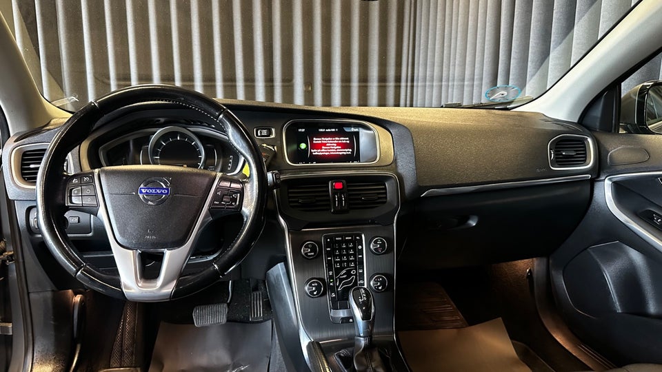 Volvo V40 1,6 D2 115 Momentum aut. 5d