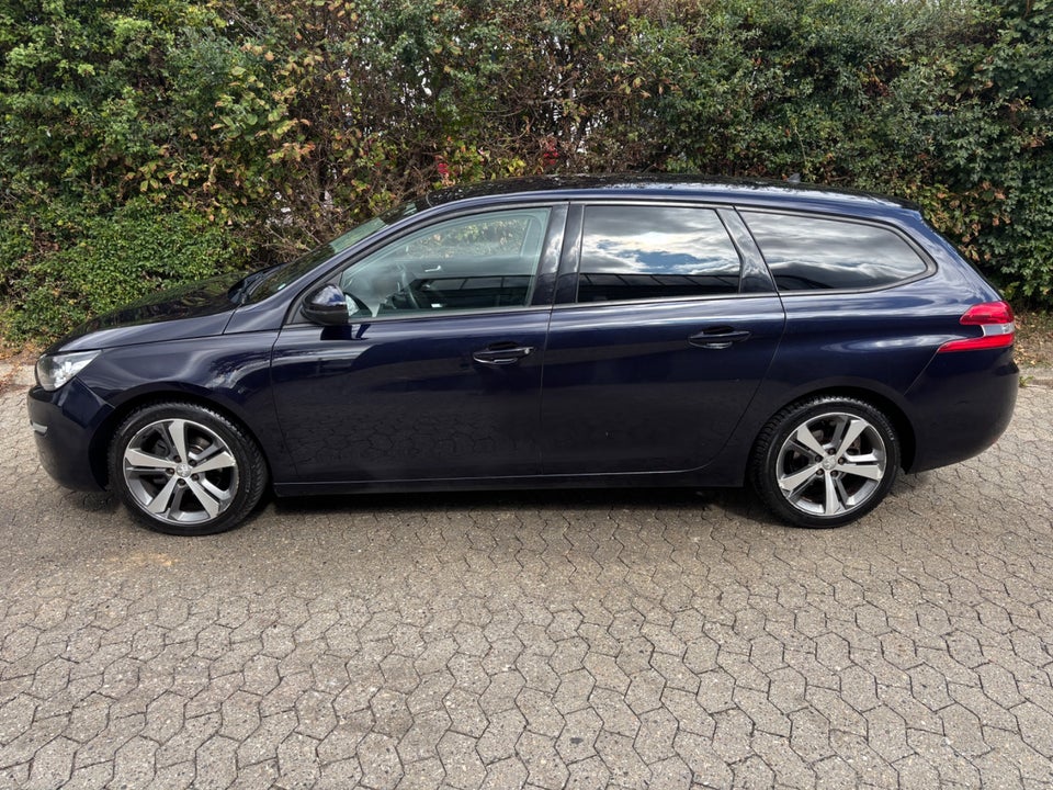 Peugeot 308 1,2 e-THP 130 Allure SW EAT6 5d