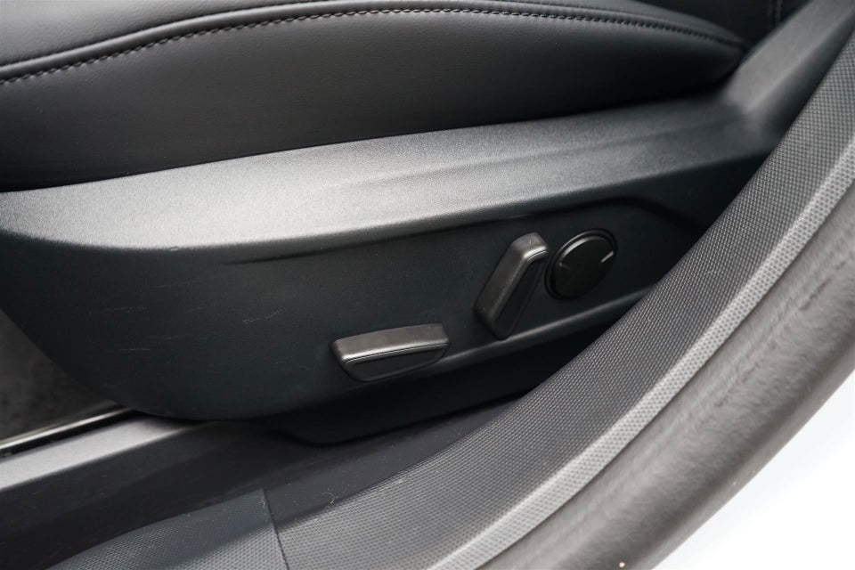 Ford Mustang Mach-E 75 Standard Range 5d