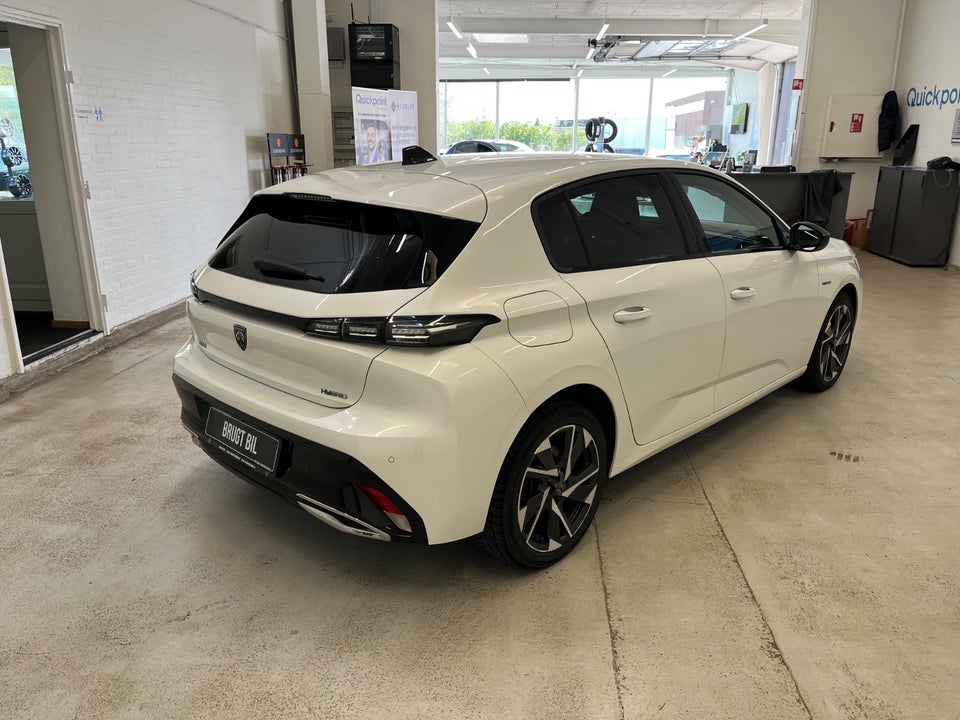 Peugeot 308 1,6 Hybrid First Selection+ EAT8 5d
