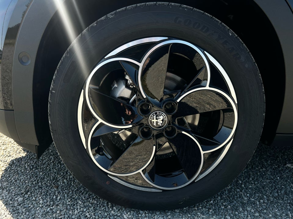 Alfa Romeo Junior Elettrica Speciale 5d