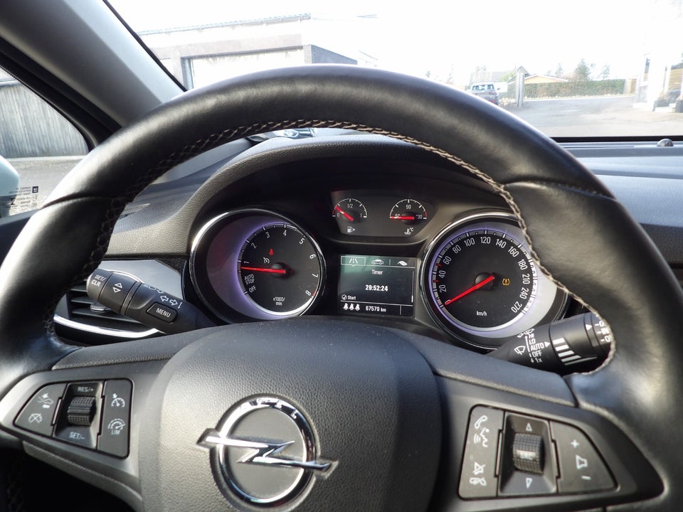 Opel Astra 1,6 T 200 Innovation Sports Tourer 5d