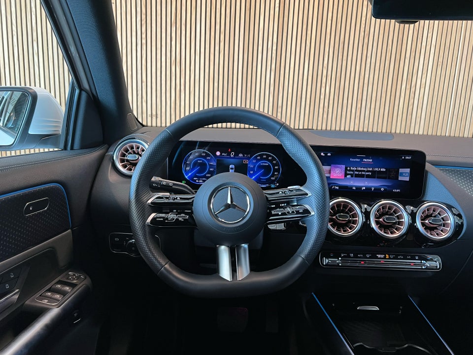 Mercedes EQA300 Electric Art 4Matic 5d