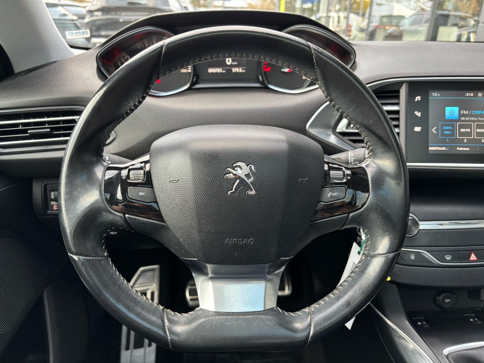 Peugeot 308 1,6 BlueHDi 120 Allure+ Sky 5d