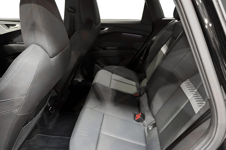 Audi Q4 e-tron performance 5d