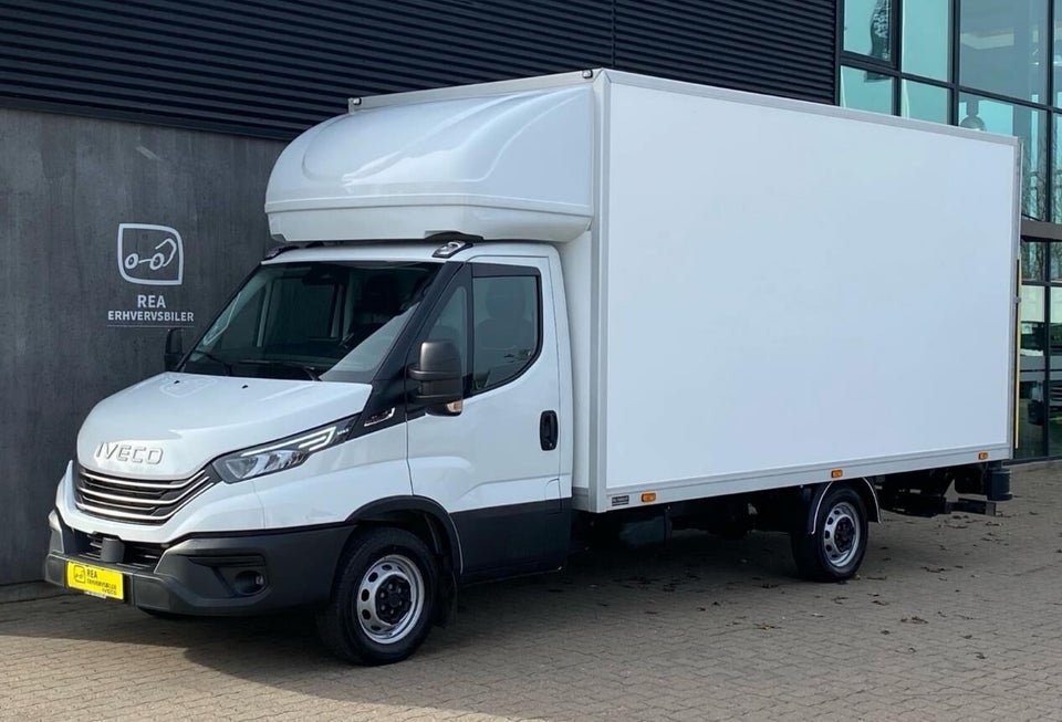 Iveco Daily 3,0 35S18 4100mm Box m/lift AG8