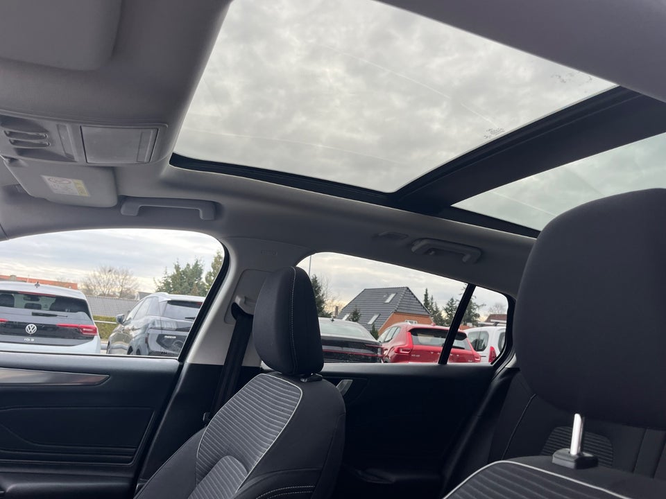 Ford Focus 1,0 EcoBoost Titanium Business 5d