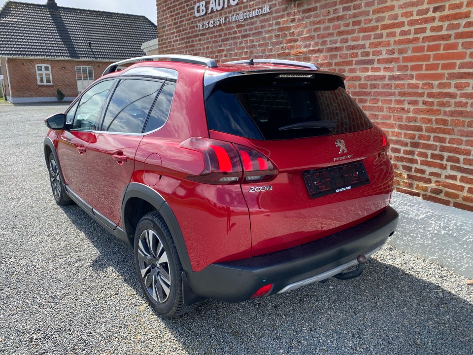 Peugeot 2008 1,5 BlueHDi 100 Prestige Sky 5d