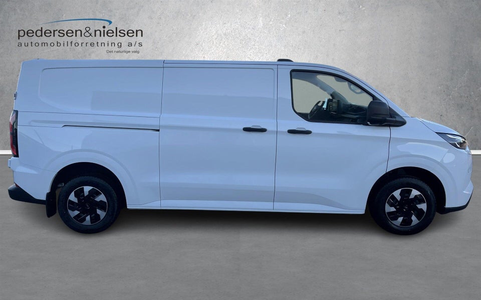 Ford E-Transit Custom 320L 64 Trend