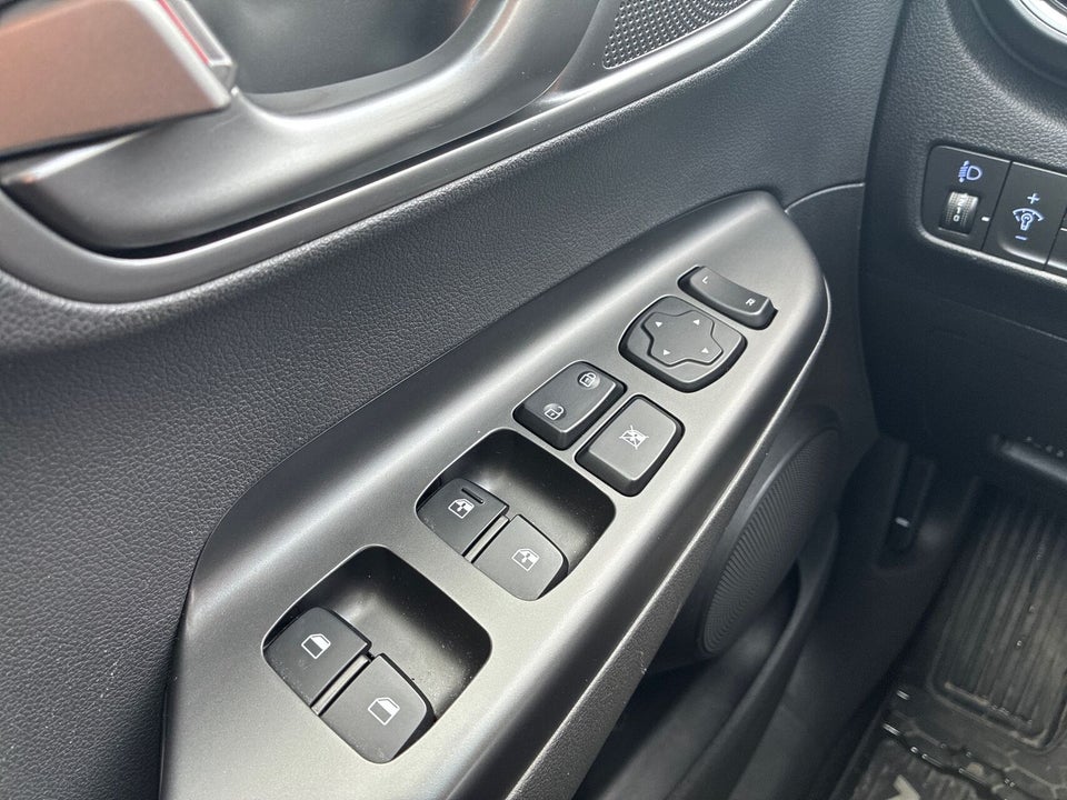 Hyundai Kona 64 EV Essential 5d