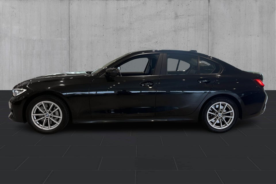 BMW 330i 2,0 Connected aut. 4d
