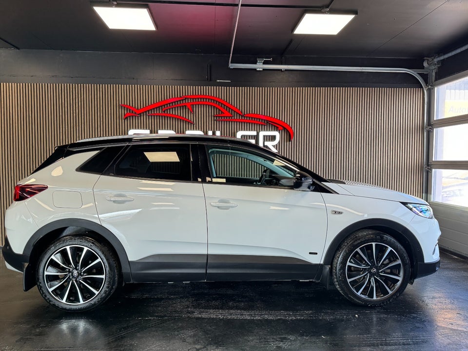 Opel Grandland X 1,6 Hybrid Ultimate aut. 5d