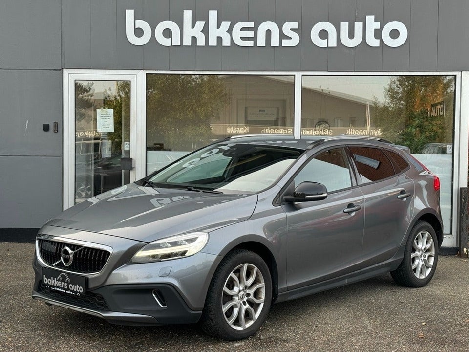 Volvo V40 CC 2,0 D3 150 Momentum aut. 5d