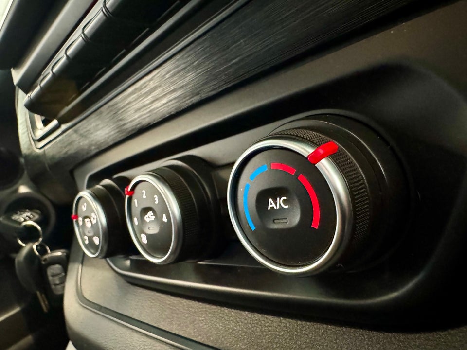 Nissan NV300 2,0 dCi 110 L1H1 Access Combi