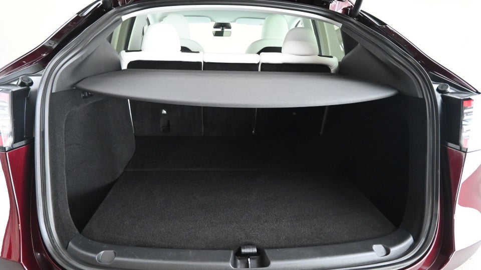 Tesla Model Y Long Range AWD 5d