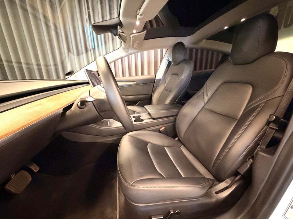 Tesla Model 3 Standard Range+ RWD 4d