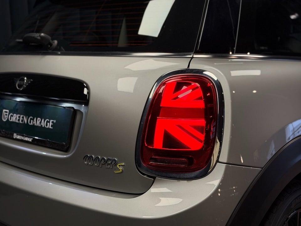 MINI Cooper SE Essential 3d