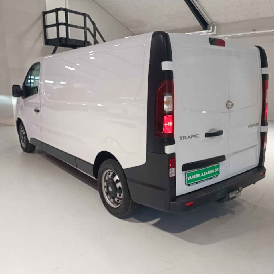Renault Trafic T29 2,0 dCi 120 L2H1