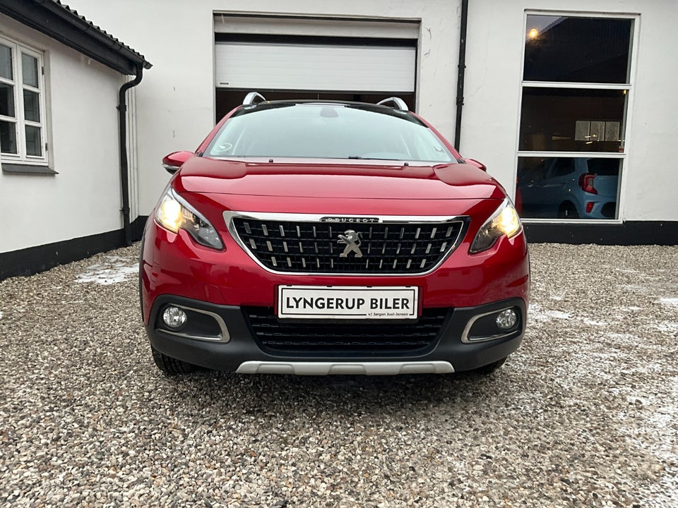 Peugeot 2008 1,2 e-THP 110 Selection Sky 5d