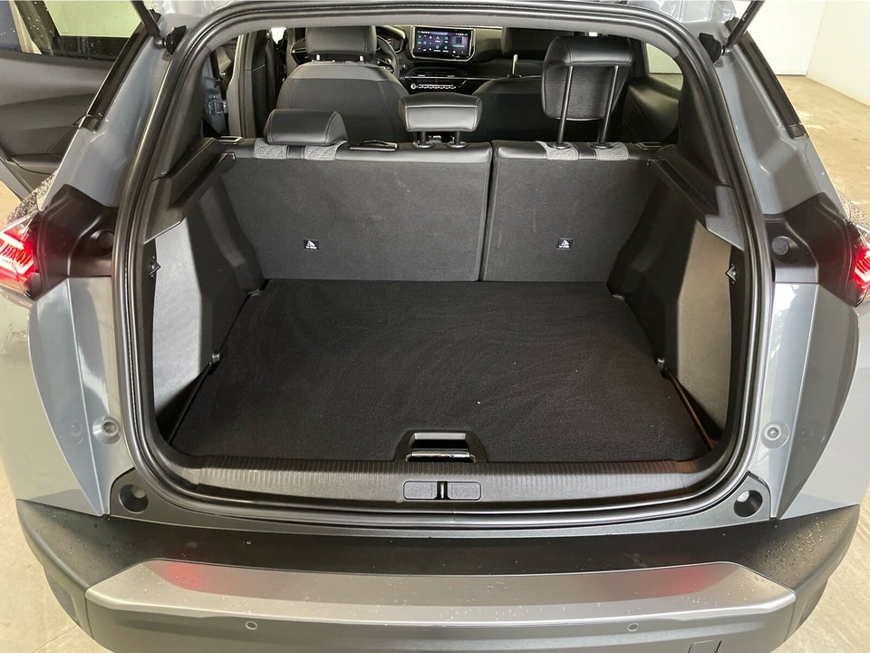 Peugeot 2008 1,2 PureTech 130 First Selection EAT8 5d
