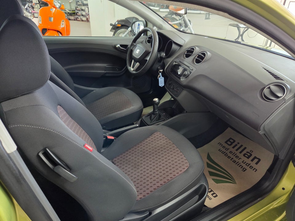 Seat Ibiza 1,4 16V Reference SC 3d
