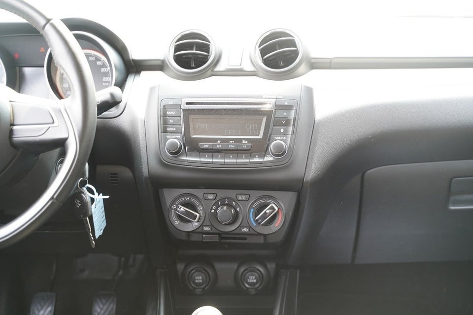 Suzuki Swift 1,2 Dualjet Club 5d