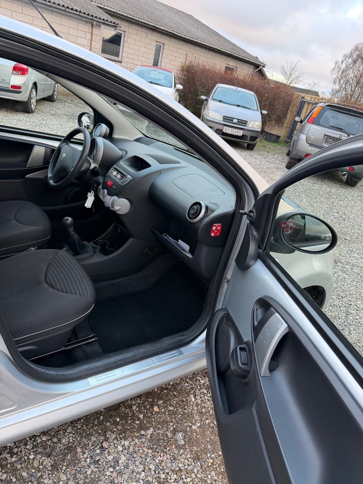 Peugeot 107 1,0 Active 5d