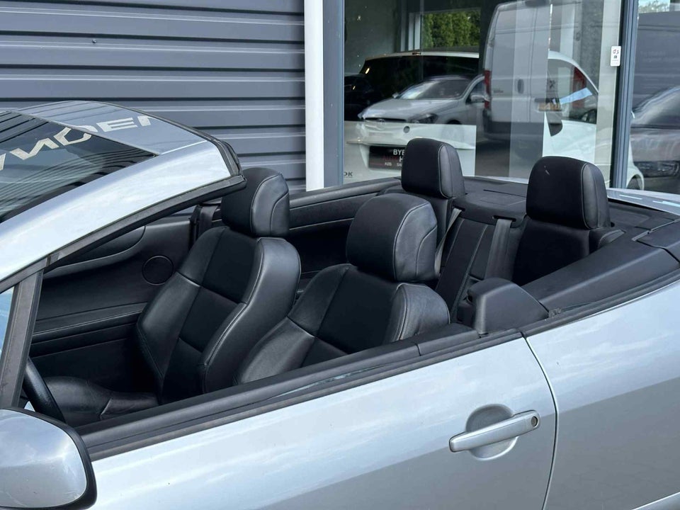 Peugeot 307 2,0 16V CC aut. 2d