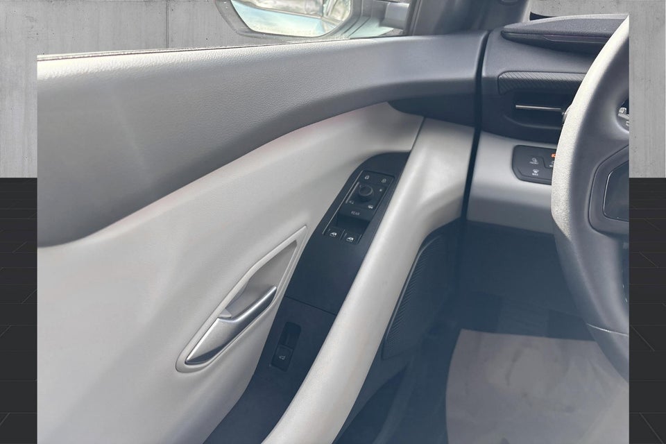 Ford Explorer 77 Premium Extended Range 5d