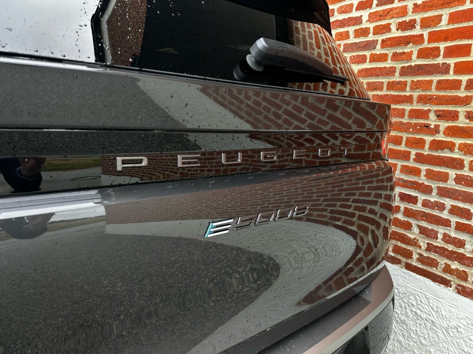 Peugeot e-5008 77 GT Pack 7prs 5d