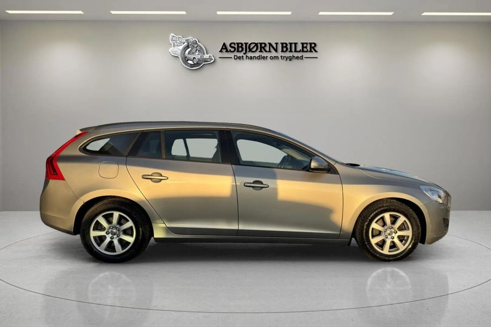 Volvo V60 1,6 T3 150 Kinetic aut. 5d