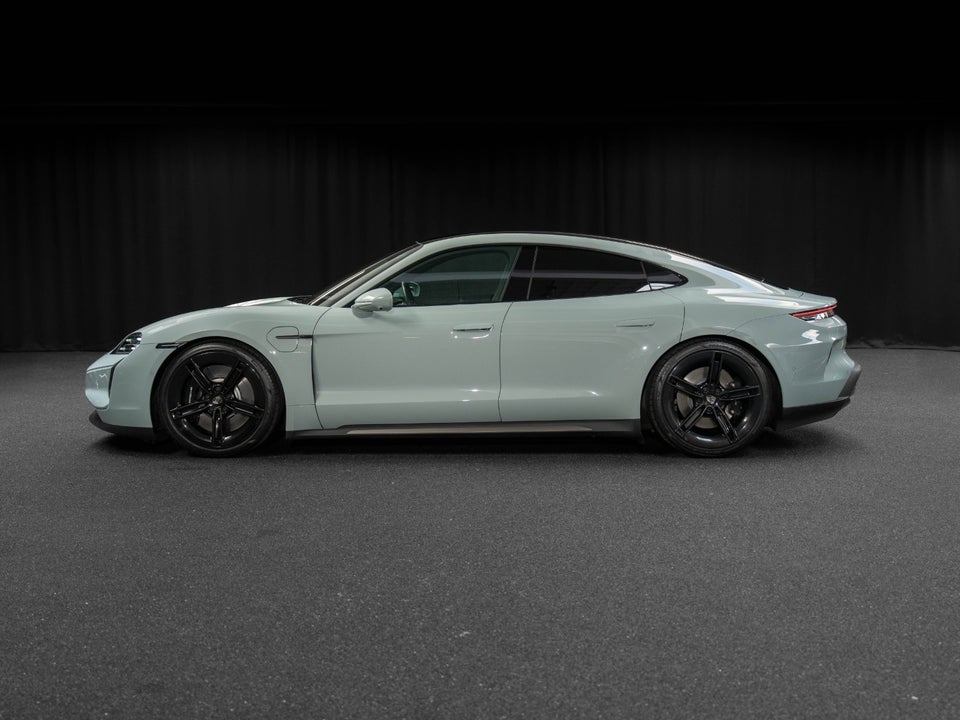 Porsche Taycan Turbo Performance+  4d