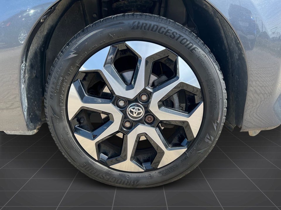 Toyota Aygo 1,0 VVT-i x-press 5d
