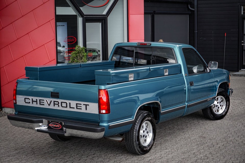 Chevrolet C1500 V8 Pick-up 2d