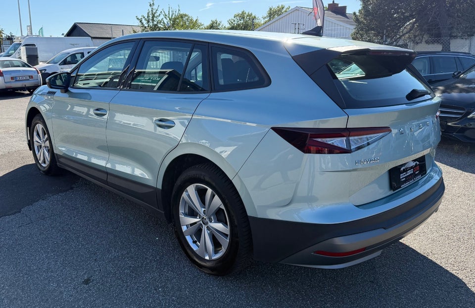 Skoda Enyaq 50 iV Loft 5d