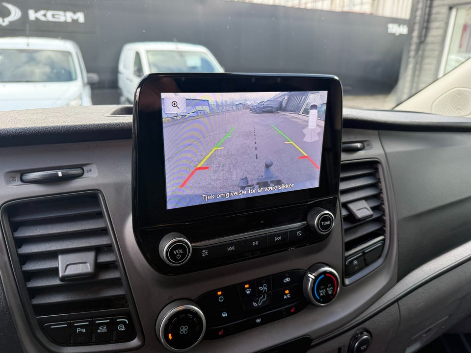 Ford Transit Custom 300 L2 2,0 TDCi 130 Trend