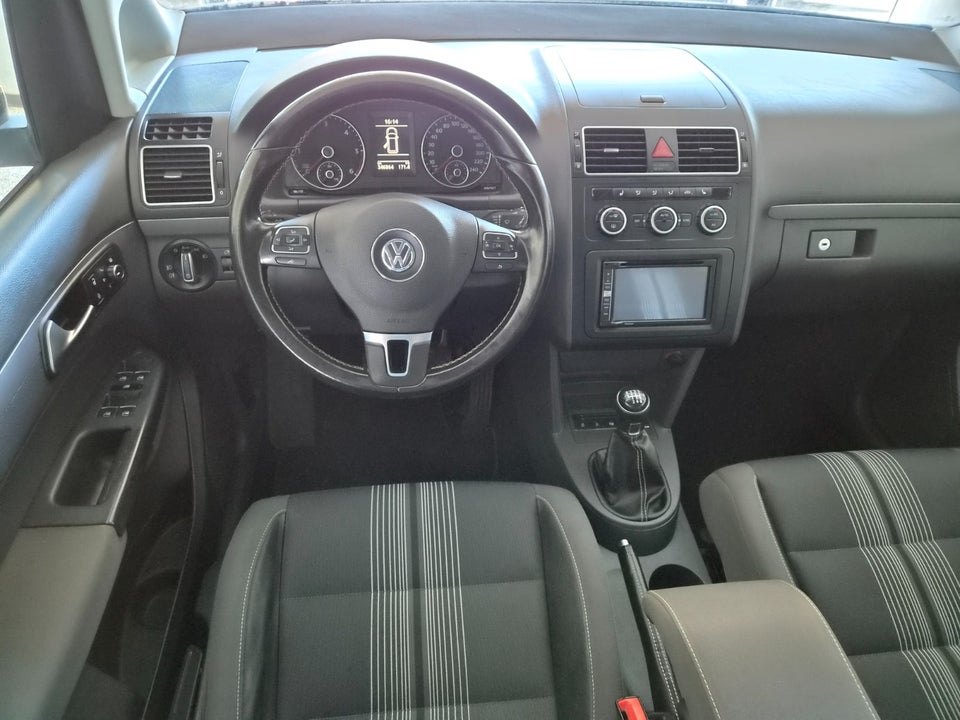 VW Touran 1,6 TDi 105 Match BMT 7prs 5d