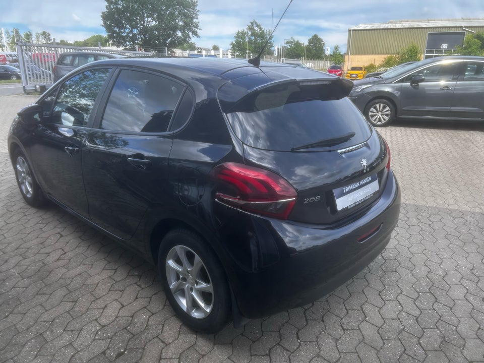 Peugeot 208 1,2 VTi 82 Strike 5d