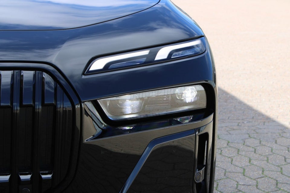 BMW i7 eDrive50 M-Sport 4d