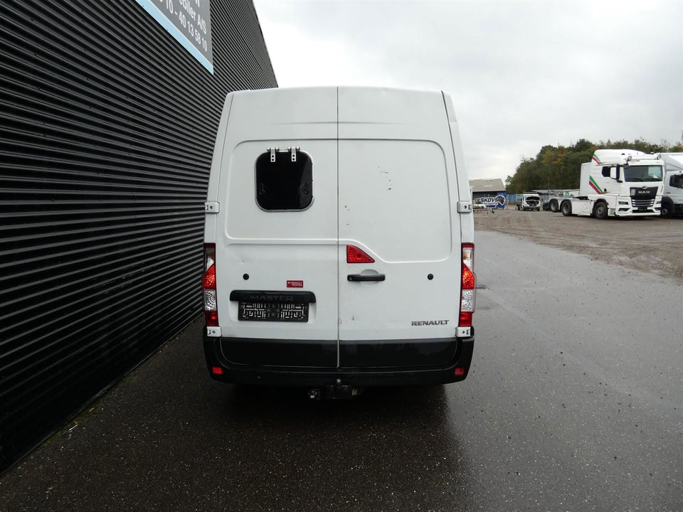 Renault Master III T35 2,3 dCi 145 L2H2 Kassevogn