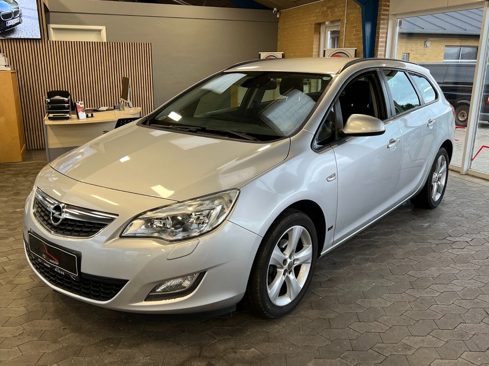 Opel Astra 1,4 T 140 Enjoy Sports Tourer 5d