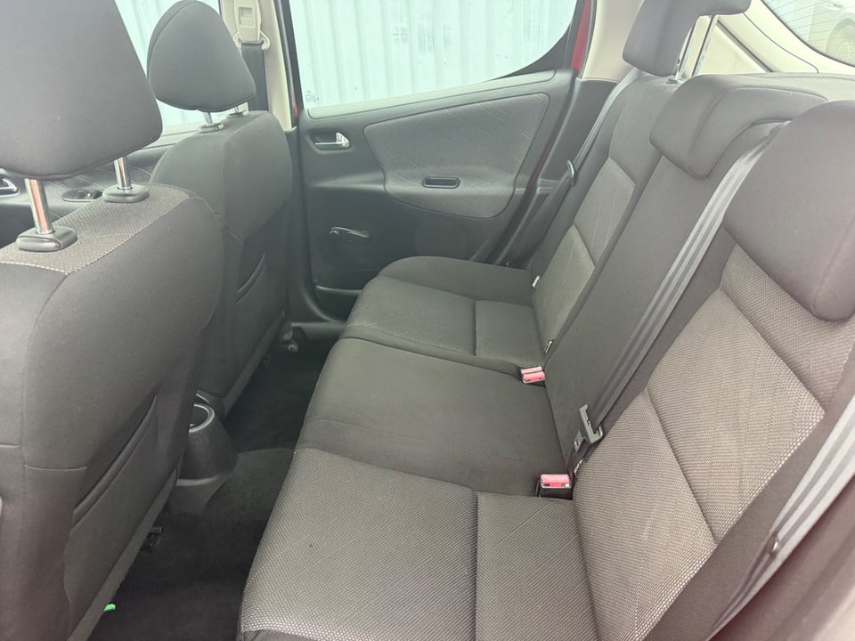 Peugeot 207 1,6 VTi S16 5d