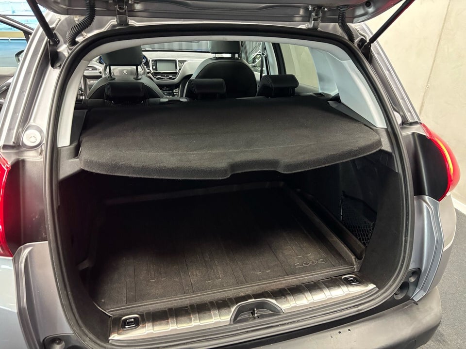 Peugeot 2008 1,5 BlueHDi 100 Exclusive Sky 5d