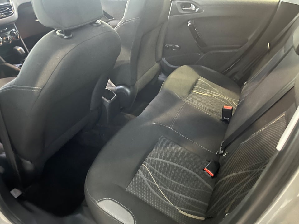 Peugeot 208 1,2 VTi Active 5d