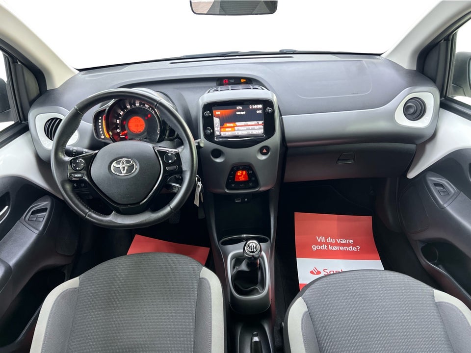 Toyota Aygo 1,0 VVT-i x-press 5d