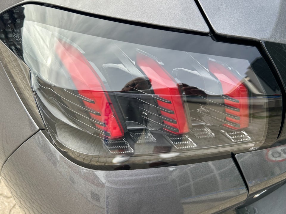 Peugeot 208 1,2 PureTech 100 Allure+ 5d
