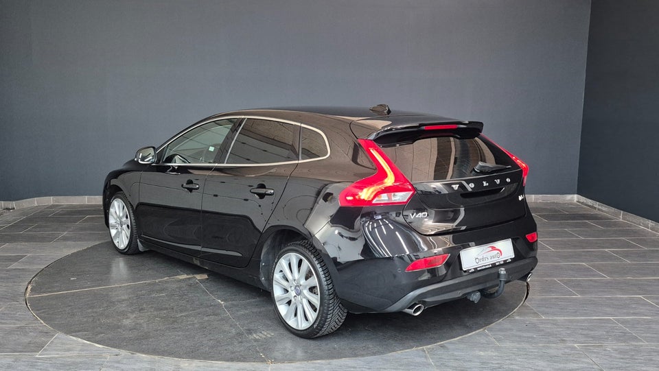 Volvo V40 1,5 T3 152 Momentum aut. 5d