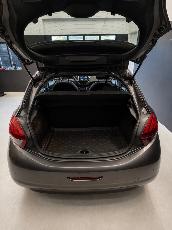 Peugeot 208 1,2 PureTech 82 Allure Sky 5d