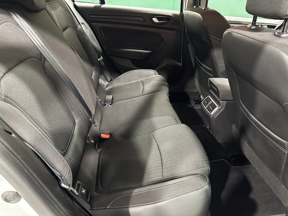 Renault Megane IV 1,3 TCe 140 Zen Sport Tourer EDC 5d