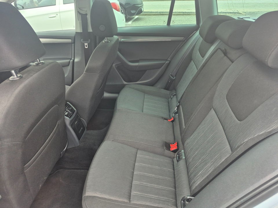 Skoda Octavia 2,0 TDi 150 Style Combi DSG 5d